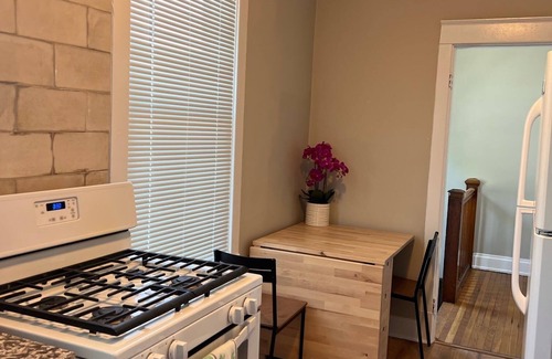 Norwood House | Rolston 2, Two Bedroom Unit near Xavier, Downtown