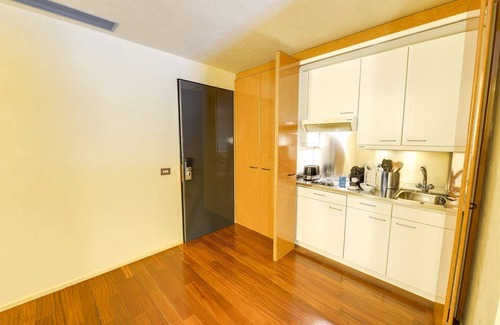 Scala Apartment | Romagnosi III - Three Bedroom Apartment, Sleeps 10