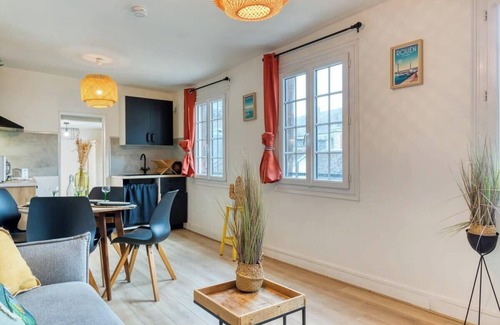 Gare-Jouvenet Apartment | Romain : Charmant F2 sur cour calme en centre ville