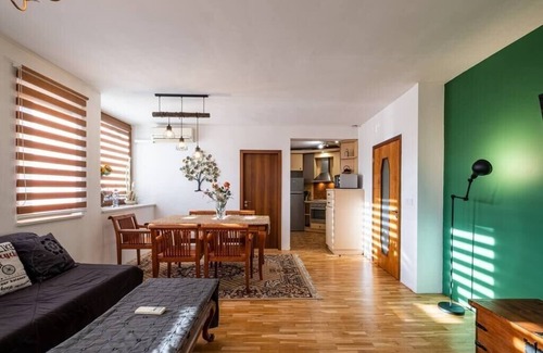 Varna City Centre Apartment | Roman Thermae 2bdrm Sunny Apartment