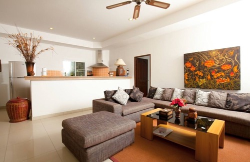 Ban Saiyuan Villa | Romanee - Comfortable 2 Br pool villa