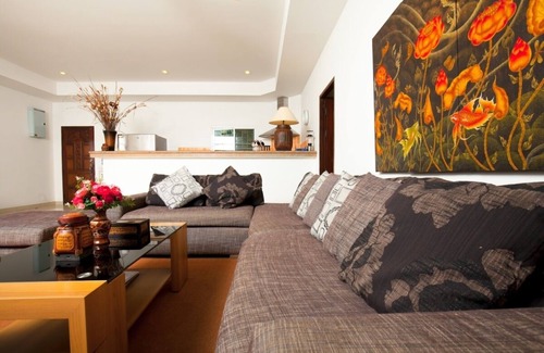 Ban Saiyuan Villa | Romanee - Comfortable 2 Br pool villa