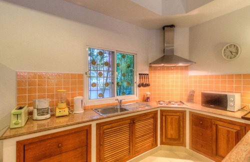 Ban Saiyuan Villa | Romanee - Comfortable 2 Br pool villa