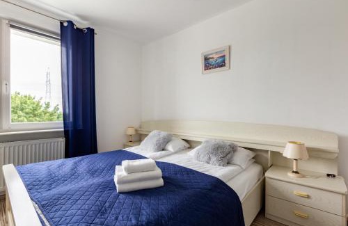Pogorze Apartment | Romanowskiego Comfort Apartment by BookingHost