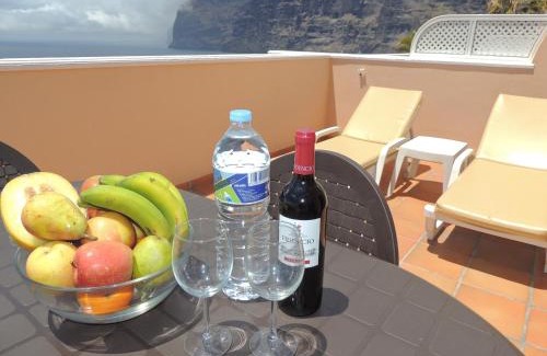 Los Gigantes Apartment | Romantic Retreat with Marine View