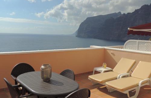 Los Gigantes Apartment | Romantic Retreat with Marine View
