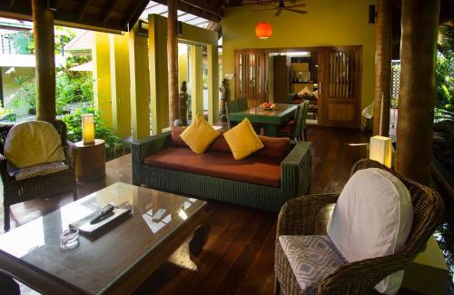 Hua Thanon Villa | Romantic 1 Bed Villa with Pool - 150 mtrs to beach