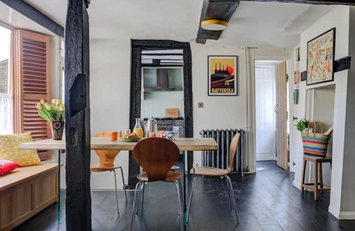 Waltham Abbey Cottage | Romantic 16th Century Cottage on Historical Church Grounds Waltham Abbey Epping