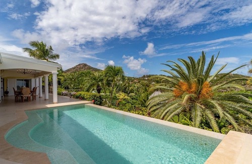 Vitet Villa | Romantic 3 BDRM Luxury Villa w Ocean Views