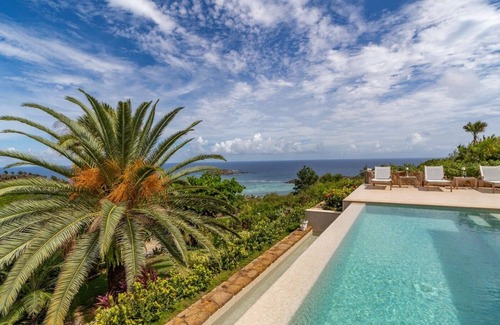 Vitet Villa | Romantic 3 BDRM Luxury Villa w Ocean Views