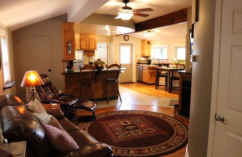 Asheville House | Romantic , 5 miles to downtown Asheville, Private, Hot Tub, Fireplace, Fenced