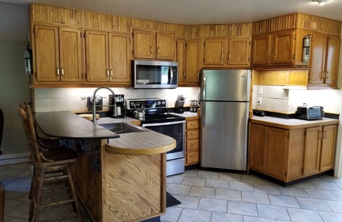 Asheville House | Romantic , 5 miles to downtown Asheville, Private, Hot Tub, Fireplace, Fenced