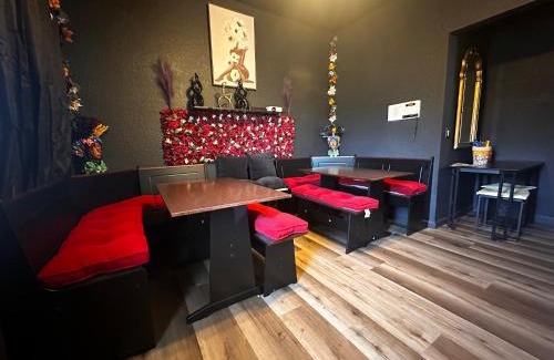 Bankers Hill Apartment | Romantic 6BR Walk to Little Italy & Gaslamp