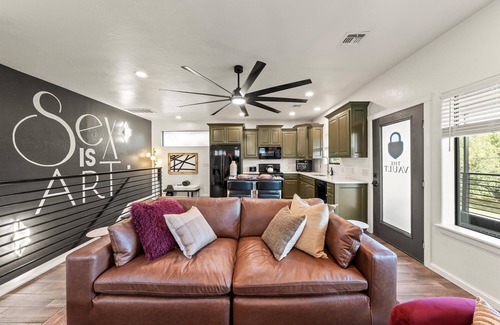 Medicine Park House | Romantic Adult Kink Theme Couples Getaway-Hot Tub -Free Golf Cart For Sept. Only