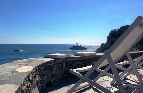 Koundouros House | Romantic and cozy house on the waterfront in the area of Koundouros, Kea