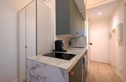 Champs-Elysees Apartment | Romantic And Refined Accommodation in the heart of Paris