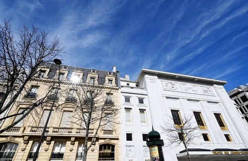 Champs-Elysees Apartment | Romantic And Refined Accommodation in the heart of Paris