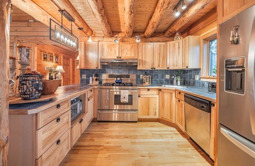 Southfield Cabin | Romantic and Secluded Berkshire's Gem