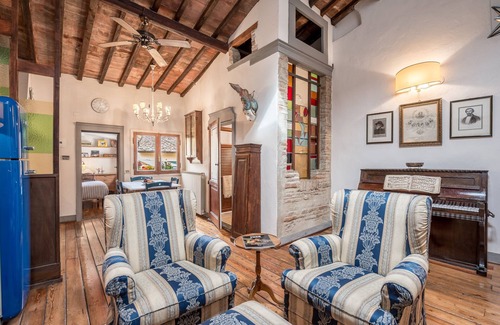 Sant' Ambrogio Apartment | Romantic Apartment in the Hearth of Florence