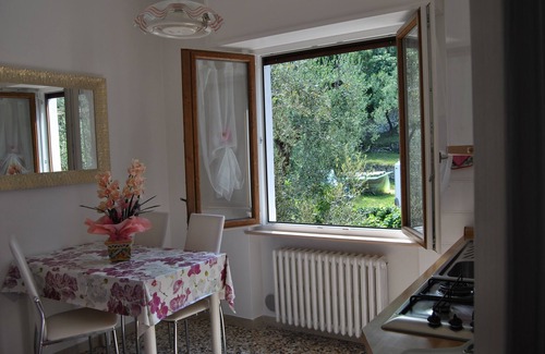 Cassone Apartment | Romantic apartment SUPER PRICE OCTOBER parking space wonderful lake view.