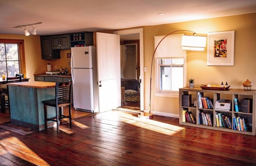 Town of Marbletown Apartment | Romantic Apartment in Historic Stone Ridge