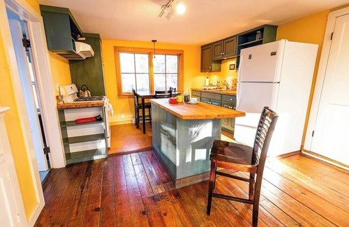 Town of Marbletown Apartment | Romantic Apartment in Historic Stone Ridge