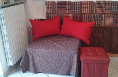 Venaria Reale Apartment | Romantic artistic studio apartment, with equipped kitchen, overlooking the palace. Breakfast incl