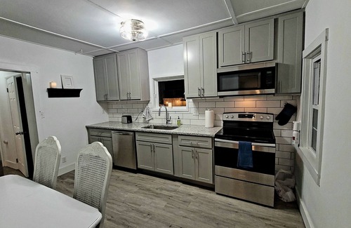 Augusta Cottage | Romantic Augusta Cottage w/hot tub