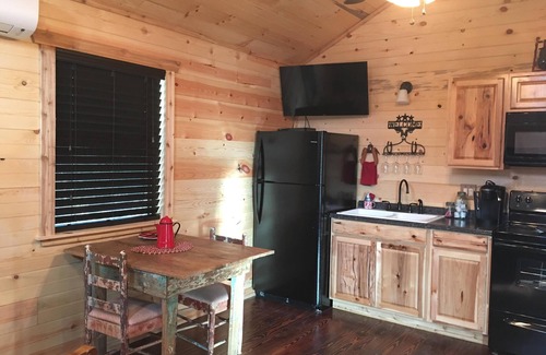 Fredericksburg Cabin | Romantic Ava Haus CABIN. 3 minutes to Main!See our other 4 Ava Haus rentals!