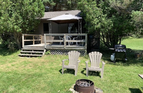 Unorganized Centre Parry Sound Cabin | Romantic BEACH CABIN for two