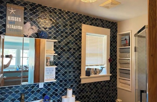 Lawrencetown Hotel | Romantic beach suite with hot tub — 7 min walk from a beautiful sandy beach!