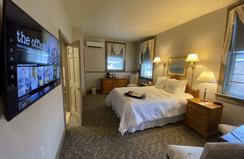 Lee Bed & Breakfast | Romantic Boutique Hotel /Bed and Breakfast - Standard Queen Handicap Accessible