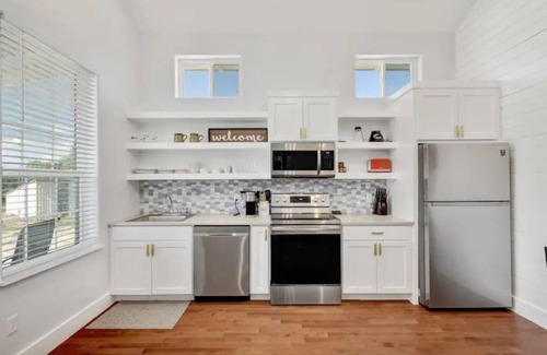 Dripping Springs House | Romantic Bungalow "Carmen" on 30 Acres