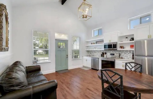 Dripping Springs House | Romantic Bungalow "Carmen" on 30 Acres