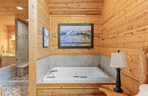 Cleveland House | Romantic Cabin w Rain Shower & Spa Tub