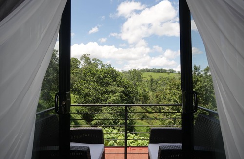 Monterrey Cabin | Romantic cabin with jacuzzi, AC, WiFi near Arenal Volcano, La Fortuna Costa Rica