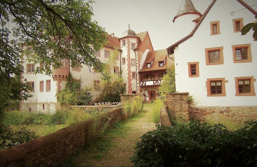 Lohrbach Apartment | romantic castle apartments in the Heidelberg/Neckartal region
