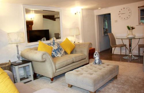 Framlingham House | Romantic* Castle on the Hill Cottage *Framlingham