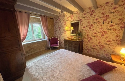 Gavaudun Bed & Breakfast | Romantic charm" room in the Périgord countryside (breakfast included)