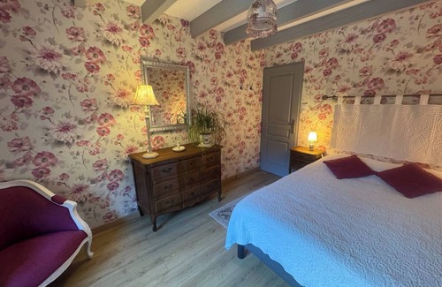 Gavaudun Bed & Breakfast | Romantic charm" room in the Périgord countryside (breakfast included)