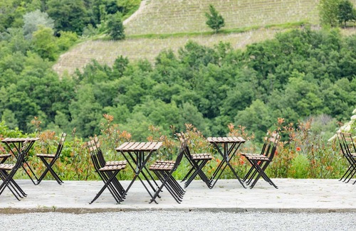 Cassinasco Apartment | Romantic & Comfy Studio Overlooking Langhe Hills