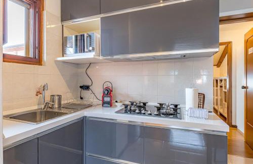 Acquaseria Apartment | ROMANTIC COMO HIDEAWAY with private parking