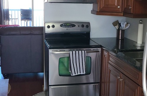 Huddleston Condo | Romantic condo with beautiful sunset views of Smith Mountain Lake