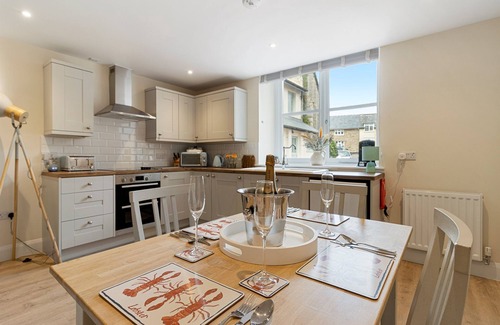 Sidmouth Cottage | Romantic Cosy Seaside Cottage in Central Sidmouth With Free Parking