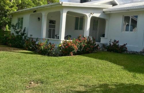 St. Patrick House | Romantic Cottage