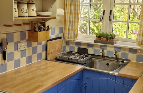 Perranporth Cottage | Romantic Cottage, Perranporth, Sleeps 2, Dog friendly, Walking distance to Beach