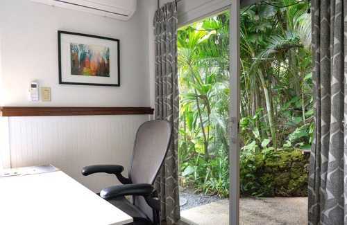 Wainiha House | Romantic Cottage, Private Acre of Paradise, View! Pool!