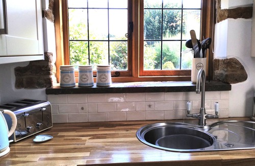 Sibford Gower Cottage | Romantic cottage with period features on the edge of the Cotswolds.