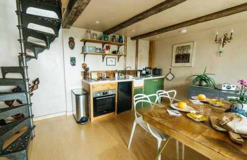 Cold Ashton House | Romantic Country Annex With Views - 10 min to Bath