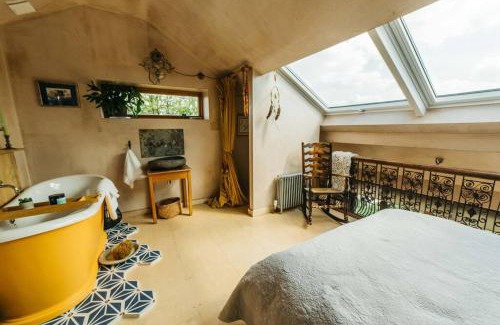 Cold Ashton House | Romantic Country Annex With Views - 10 min to Bath
